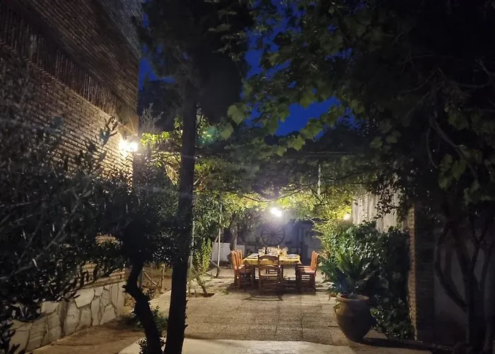 Aljubea, Tu En بيت للعطل